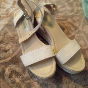 Michael Antonio Women's Cream Sandals